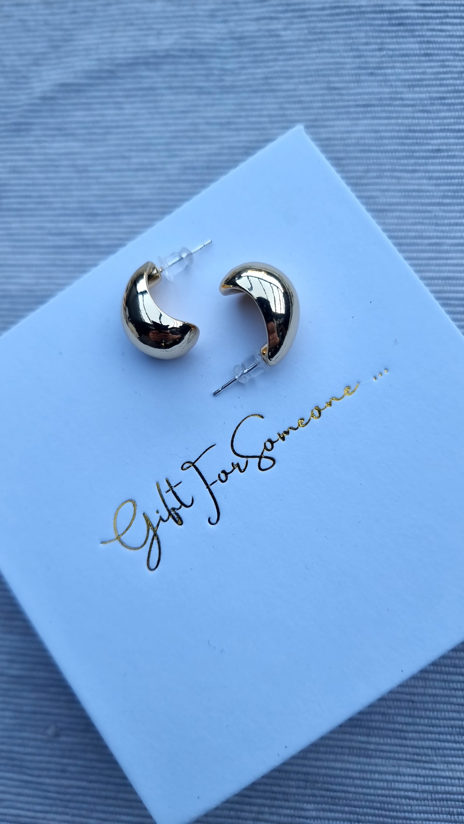 Elegant Gold Chunky Earrings – Timeless & Stylish