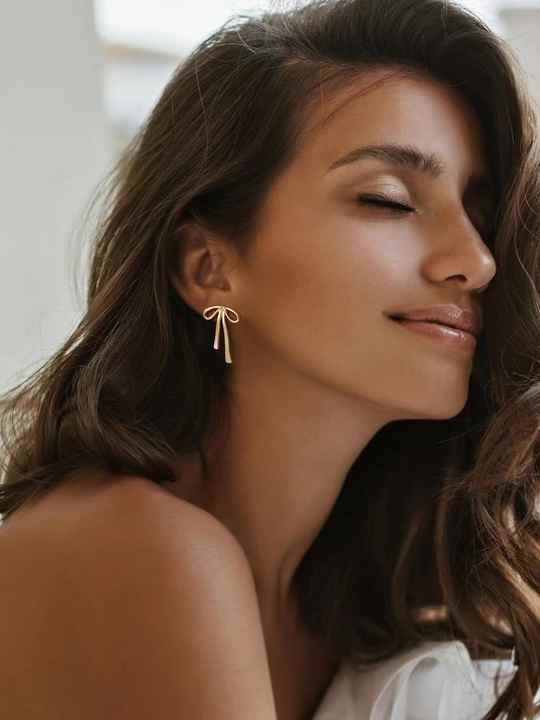 Boucles d'oreilles à tige en forme de nœud en ruban doré - Accessoires quotidiens élégants et cadeau de Saint-Valentin