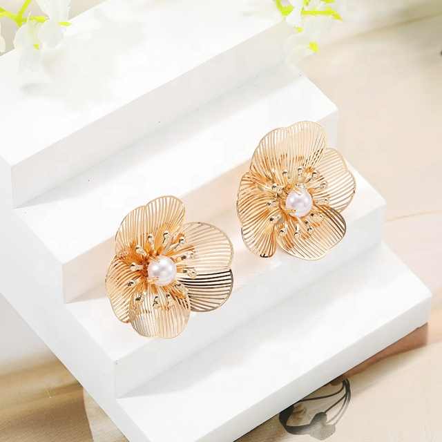Boucles d'oreilles à tige florales élégantes ALLEGRA - Un cadeau de bijoux intemporel