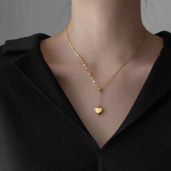 Collier avec pendentif en forme de cœur plaqué or 18 carats