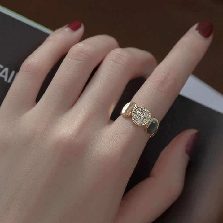 LUNA - Gold Disc Adjustable Zircon Ring
