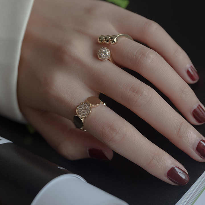 LUNA - Gold Disc Adjustable Zircon Ring