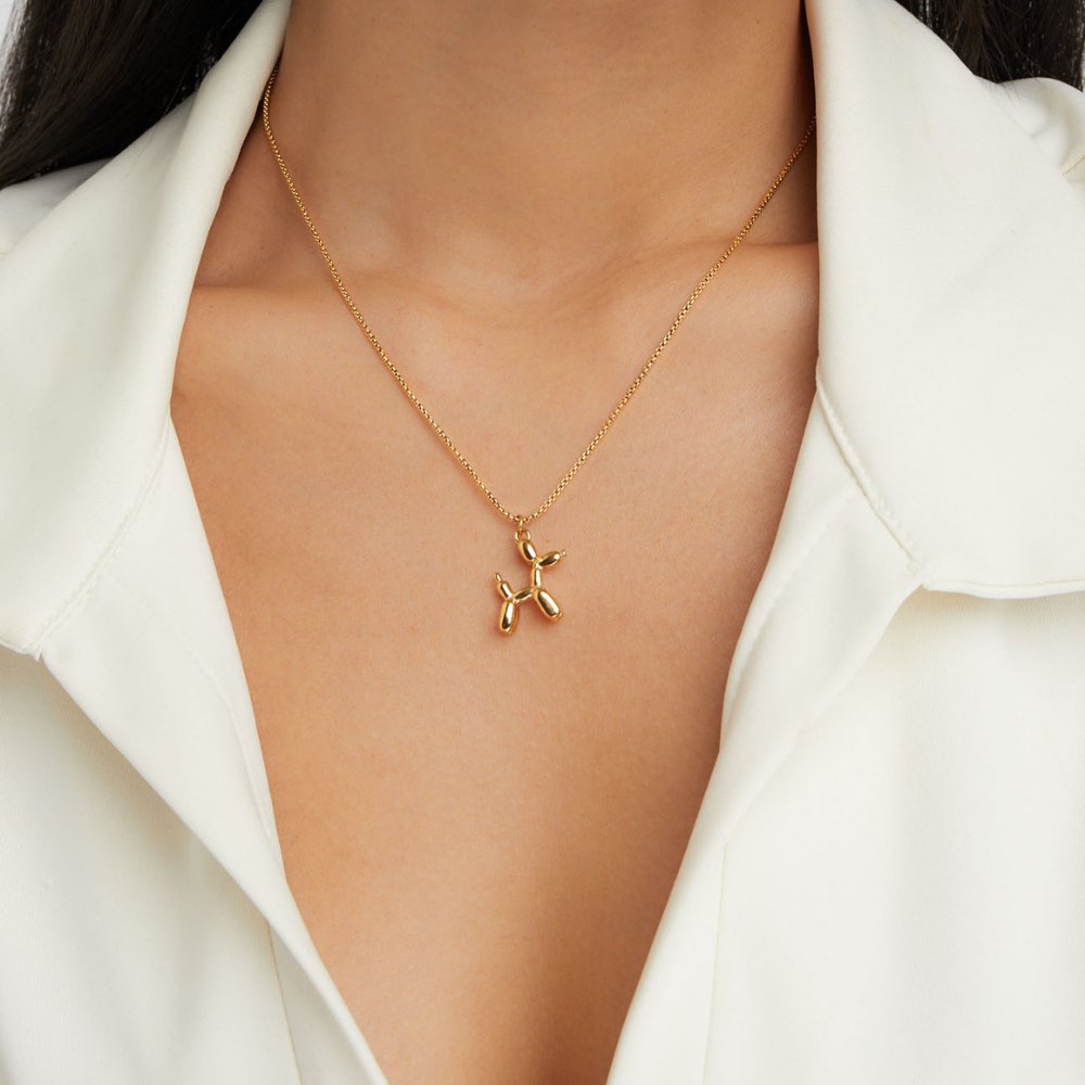 Speelse elegantie 18K vergulde ballonhond hanger ketting