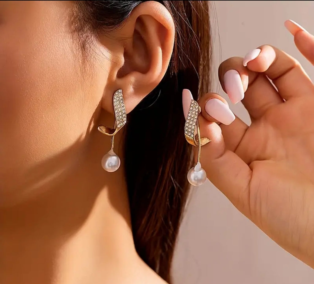 18K Gold-Plated Pearl and Rhinestone Earrings - 2025 new collection