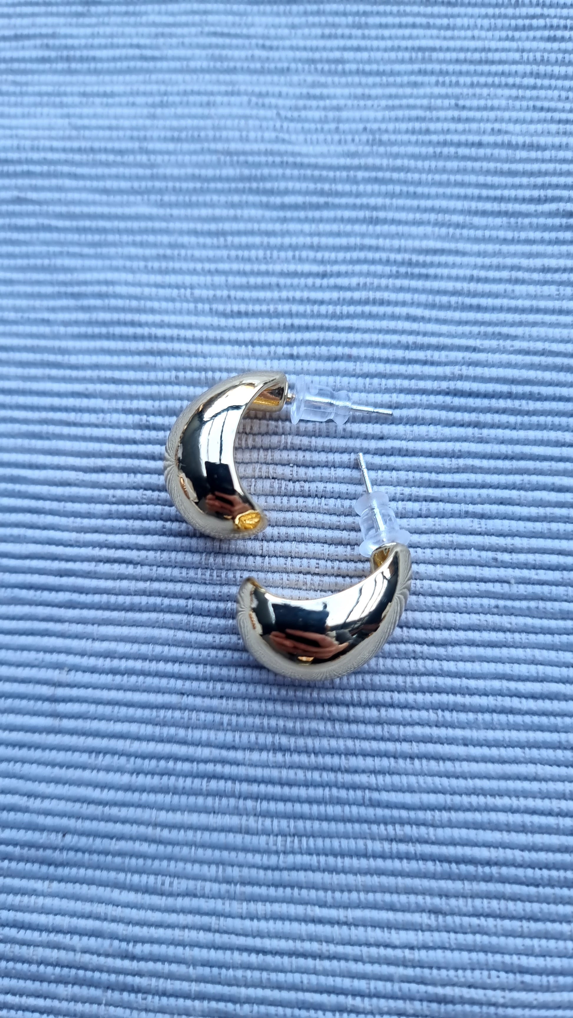 Elegant Gold Chunky Earrings – Timeless & Stylish