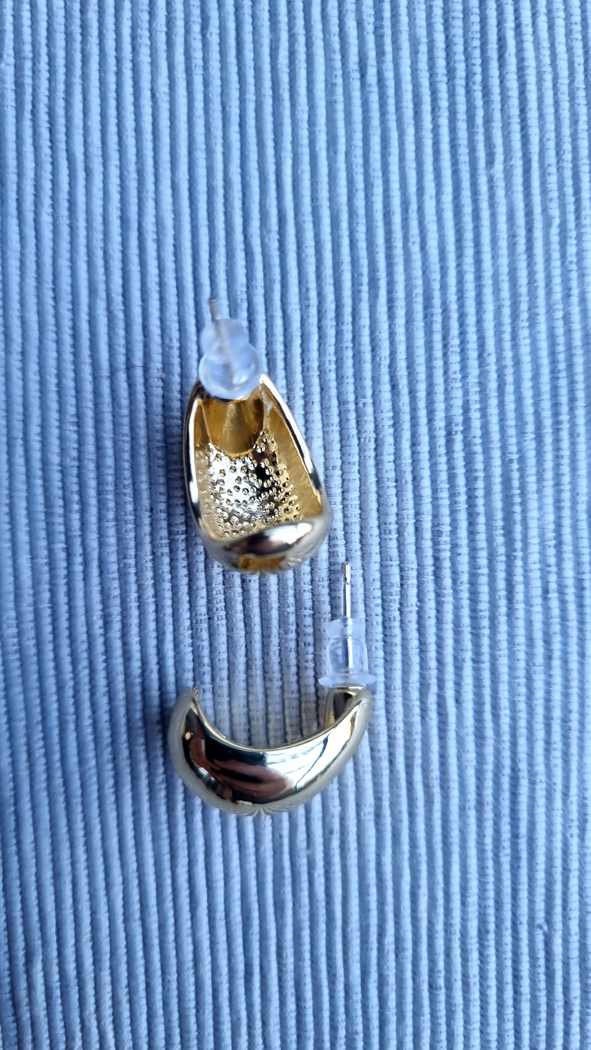 Elegant Gold Chunky Earrings – Timeless & Stylish