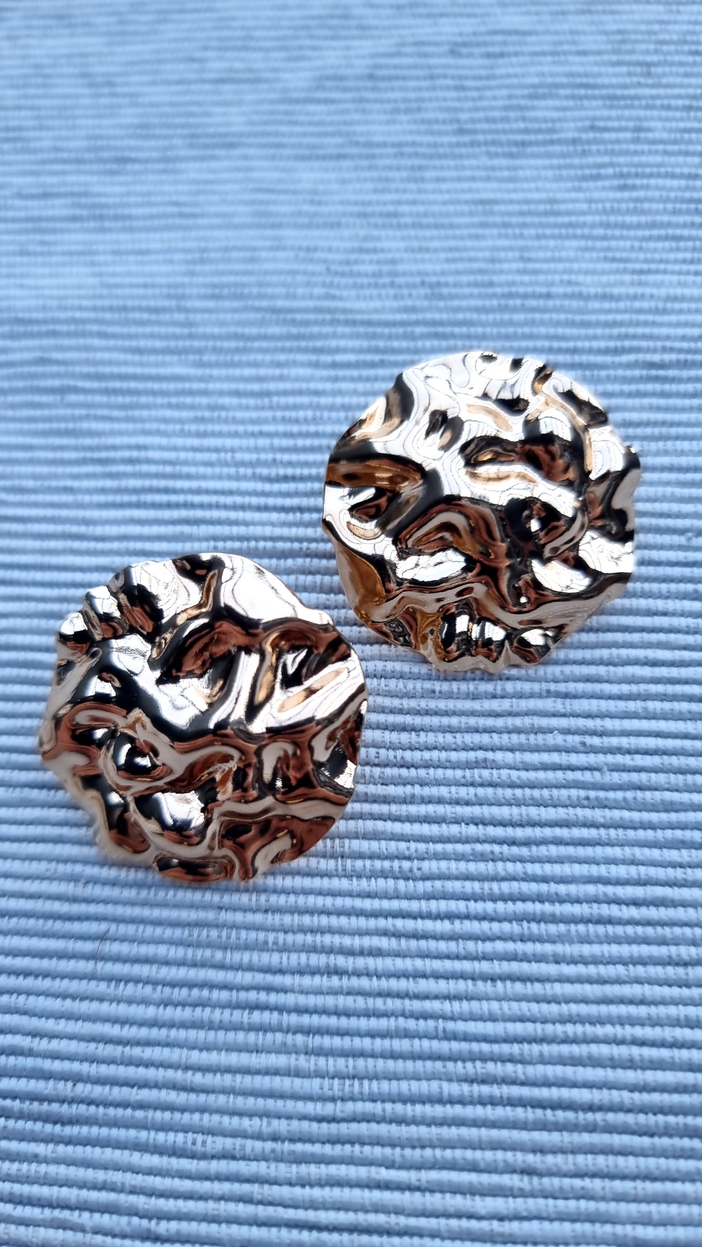 Gesmolten gouden statement oorbellen