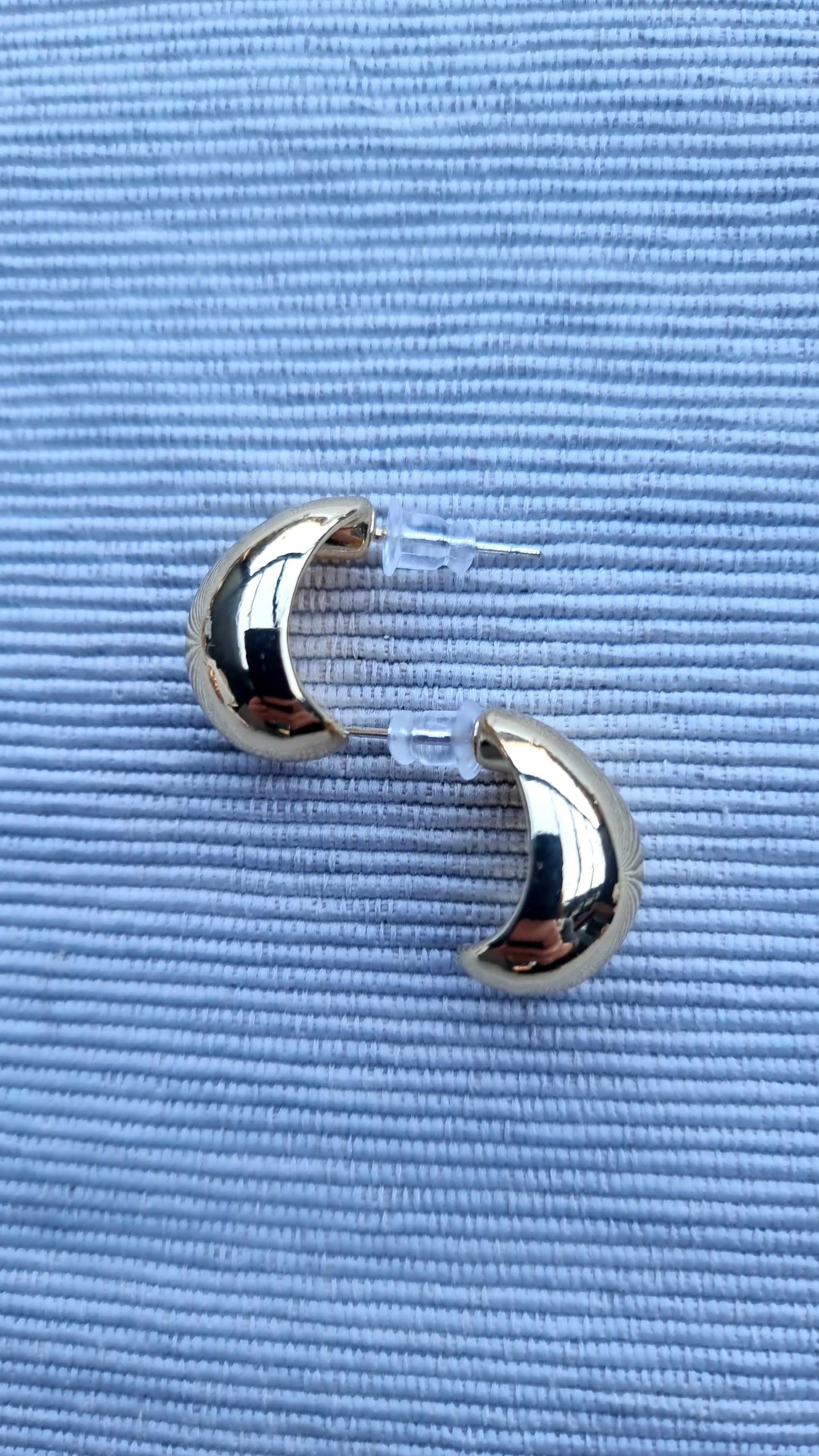 Elegant Gold Chunky Earrings – Timeless & Stylish